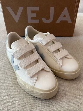 NIB Veja Recife Leather Sneakers EU 36 / US 5 Extra White Steel Velcro